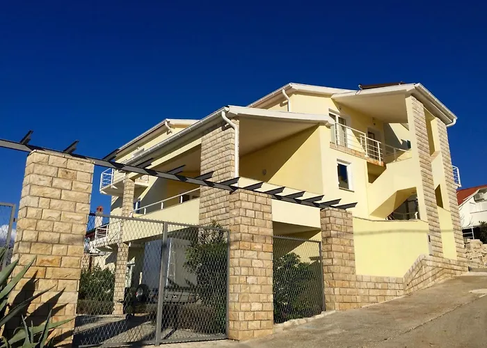 Apartment Charmantes Mit Balkon Und Pool By Interhome *