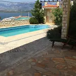 Charmantes Mit Balkon Und Pool By Interhome *