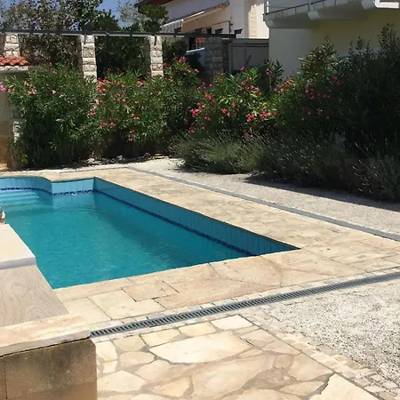 Charmantes Mit Balkon Und Pool By Interhome