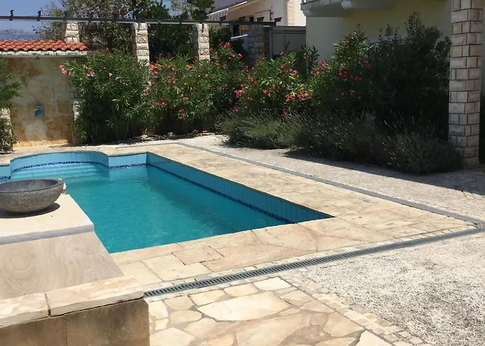 Charmantes Mit Balkon Und Pool By Interhome